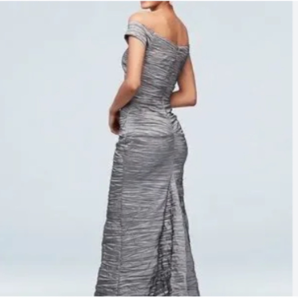 ALEX EVENINGS Silver Metallic Crinkle Taffeta Off Shoulder Mermaid Dress S8